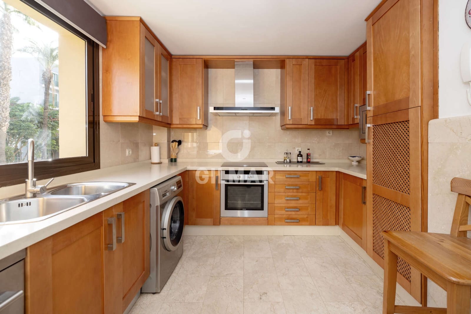 2 soverom Leilighet til salgs i Sotogrande med svømmebasseng garasje - € 525 000 (Ref: 9630586)