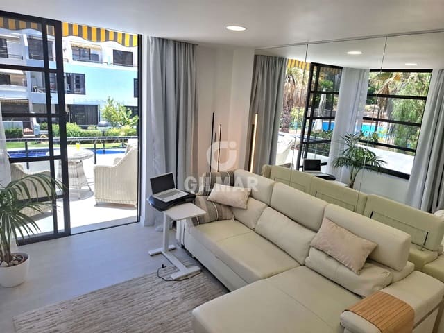 Piso de 2 habitaciones en Playa de las Americas, Arona en venta con piscina - 550.000 € (Ref: 9631847)