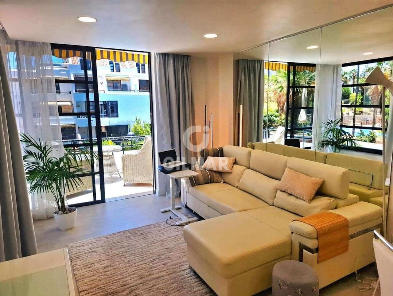 2 bedroom Flat for sale in Playa de las Americas with pool - € 530,000 (Ref: 9631847)