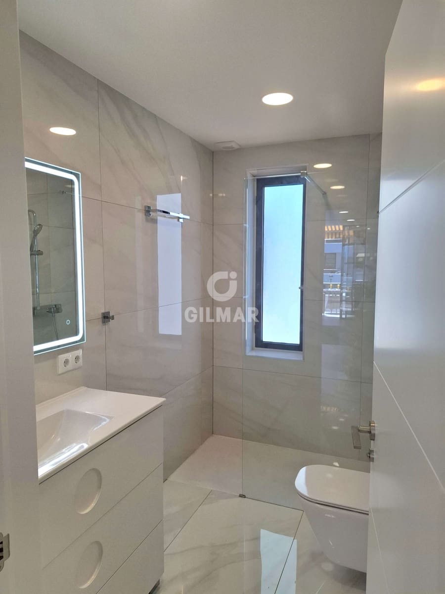 2 quarto Apartamento para venda em Playa de las Americas com piscina - 530 000 € (Ref: 9631847)