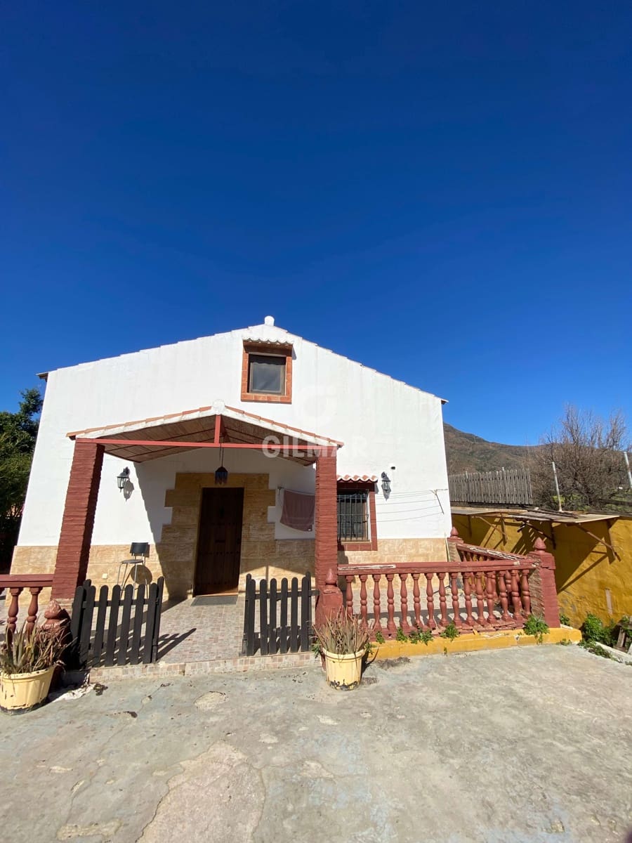 Chalet de 8 habitaciones en Estepona en venta con piscina - 1.170.000 € (Ref: 9635165)