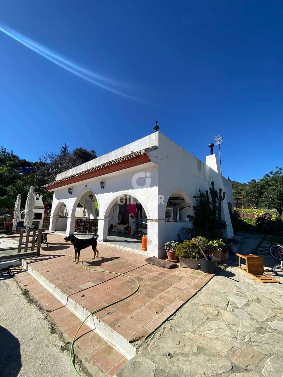 Chalet de 8 habitaciones en Estepona en venta con piscina - 1.170.000 € (Ref: 9635165)