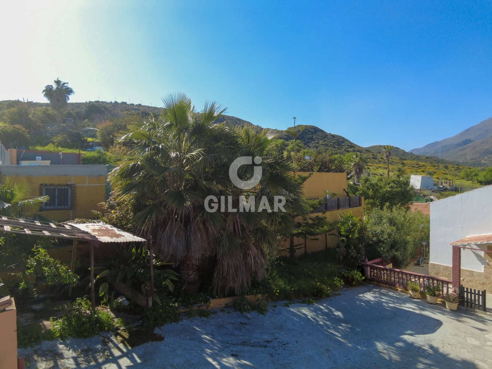 8 bedroom Villa for sale in Estepona with pool - € 1,170,000 (Ref: 9635165)