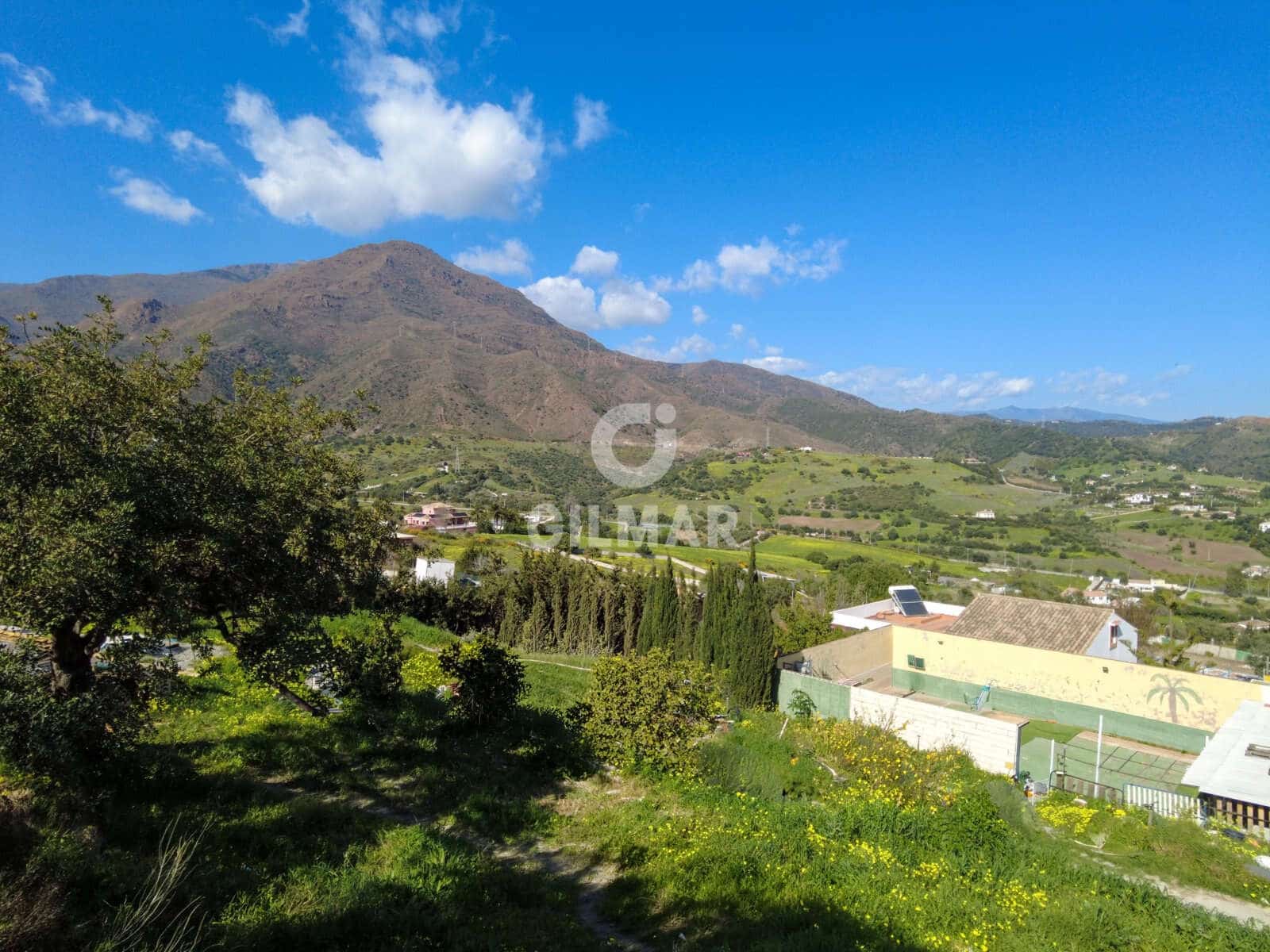 8 bedroom Villa for sale in Estepona with pool - € 1,170,000 (Ref: 9635165)