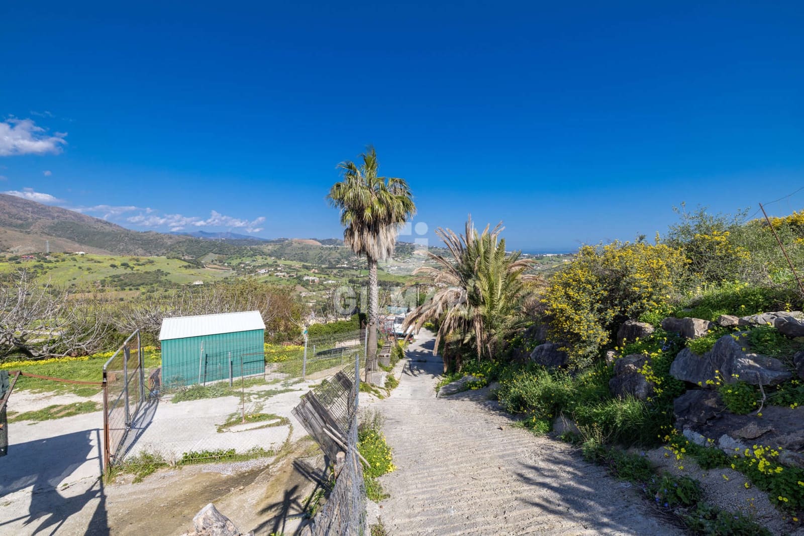 8 bedroom Villa for sale in Estepona with pool - € 1,170,000 (Ref: 9635165)