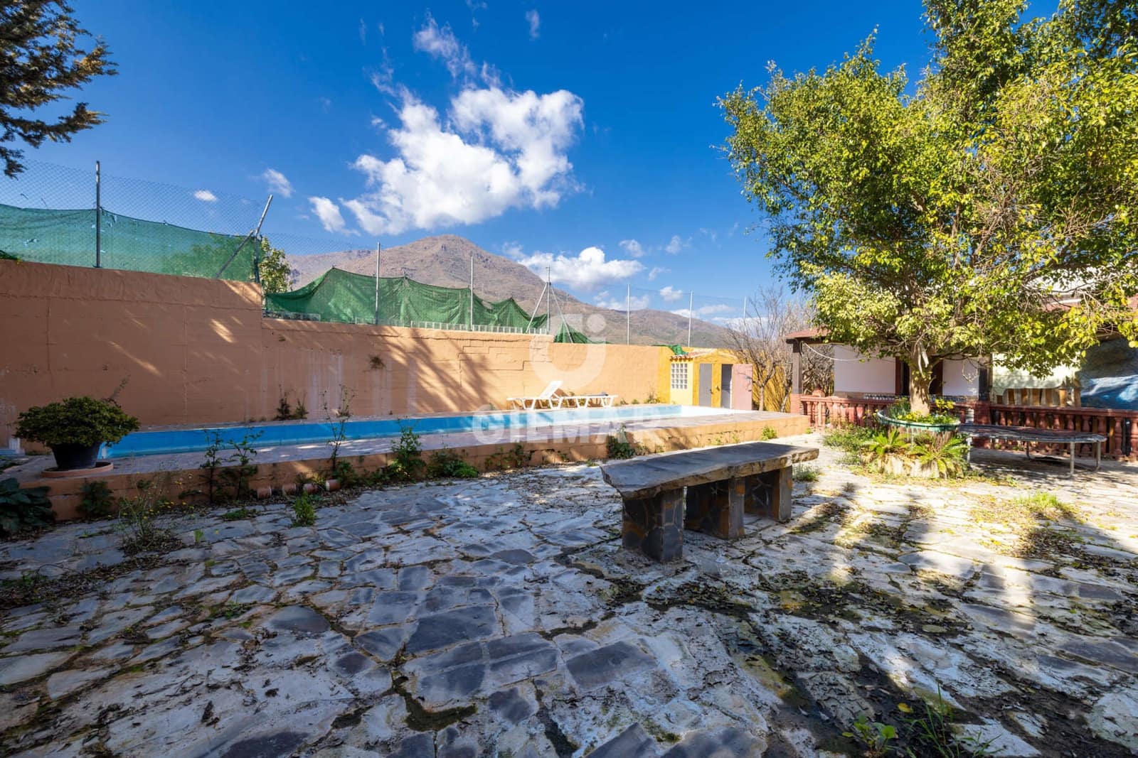 8 bedroom Villa for sale in Estepona with pool - € 1,170,000 (Ref: 9635165)