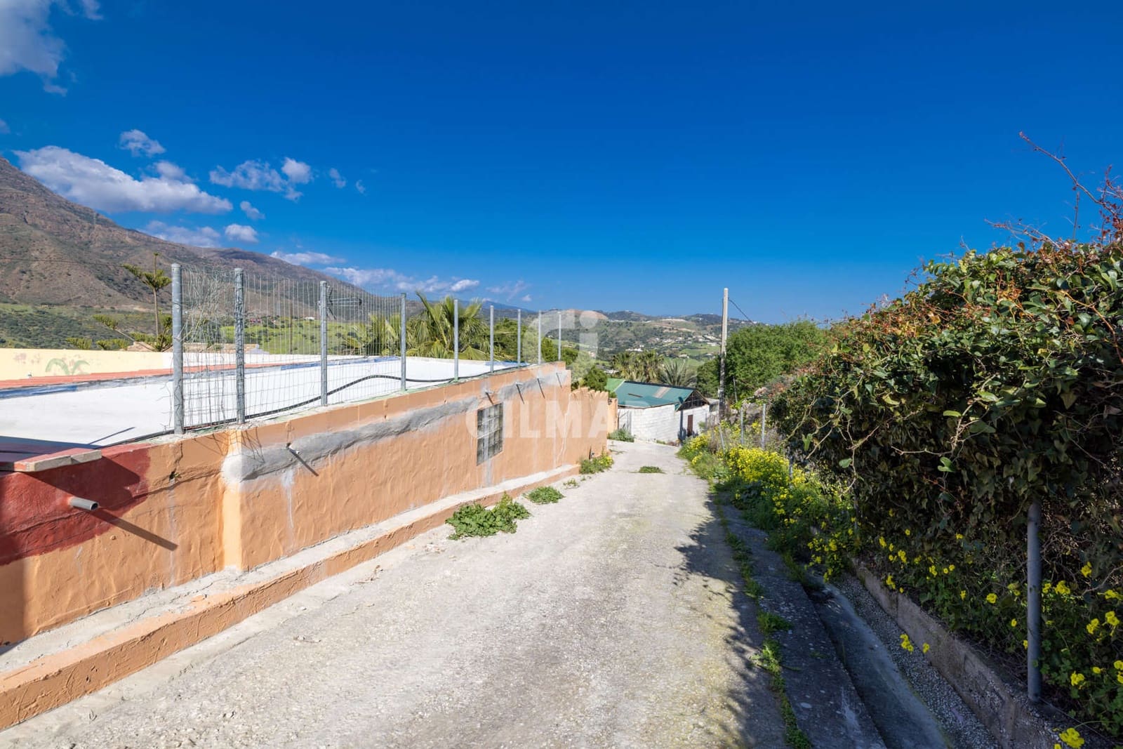 8 bedroom Villa for sale in Estepona with pool - € 1,170,000 (Ref: 9635165)