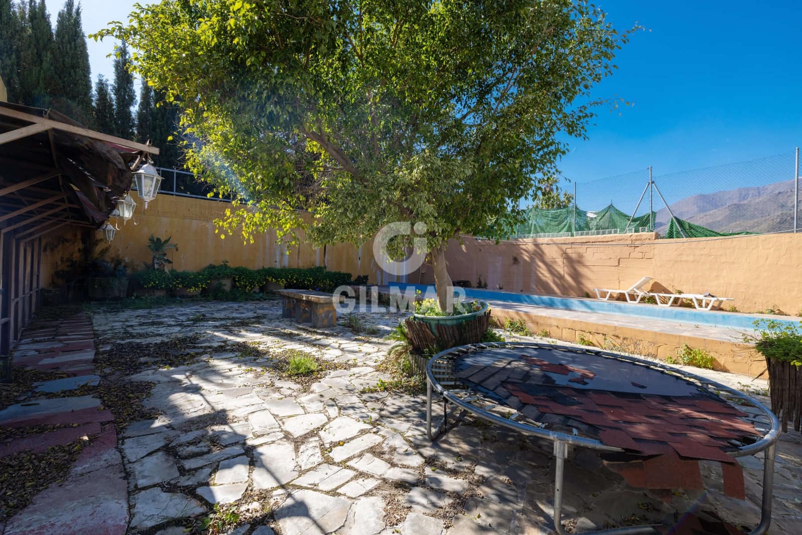 8 bedroom Villa for sale in Estepona with pool - € 1,170,000 (Ref: 9635165)