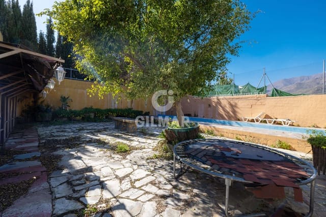 8 chambre Villa/Maison à vendre à Altos de Estepona, Estepona avec piscine - 1 170 000 € (Ref: 9635165)