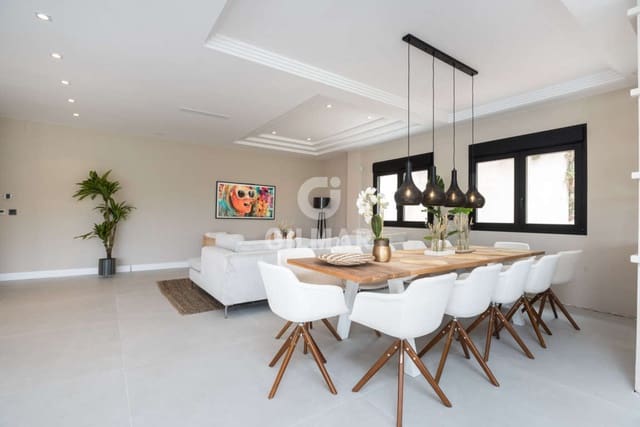 Chalet de 8 habitaciones en Elviria, Marbella en venta con piscina garaje - 3.790.000 € (Ref: 9635167)