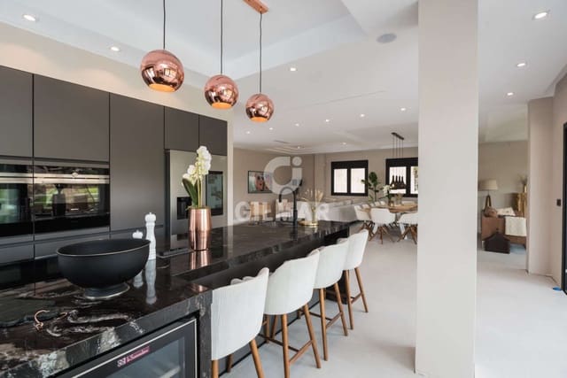 Chalet de 8 habitaciones en Elviria, Marbella en venta con piscina garaje - 3.790.000 € (Ref: 9635167)