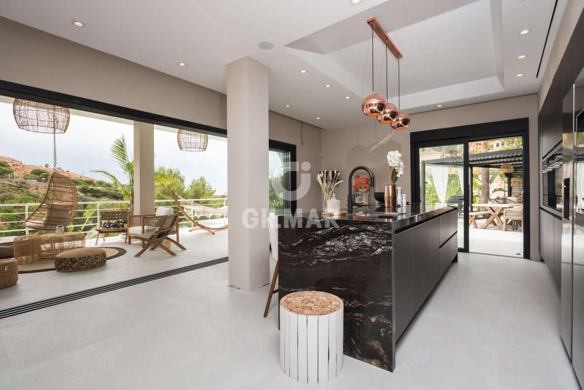 Chalet de 8 habitaciones en Elviria en venta con piscina garaje - 3.790.000 € (Ref: 9635167)