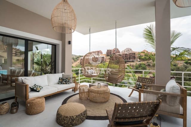 Chalet de 8 habitaciones en Elviria, Marbella en venta con piscina garaje - 3.790.000 € (Ref: 9635167)