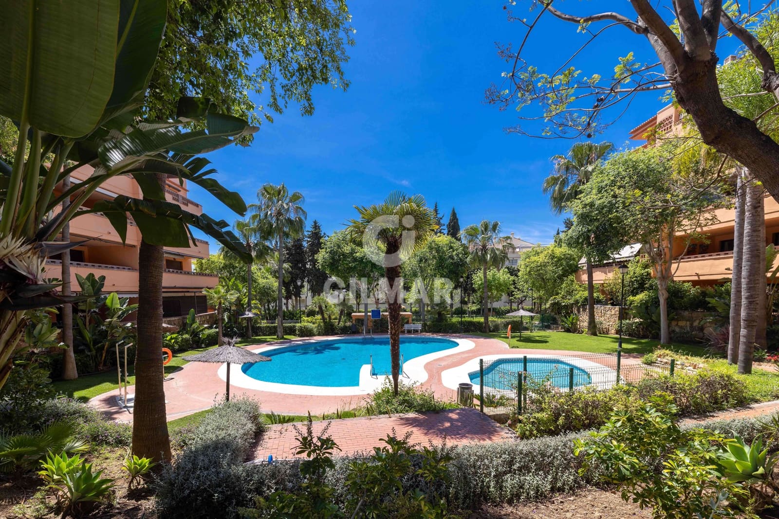 1 makuuhuone Asunto myytävänä paikassa Golden Mile mukana uima-altaan 
autotalli - 365 000 € (Ref: 9635170)