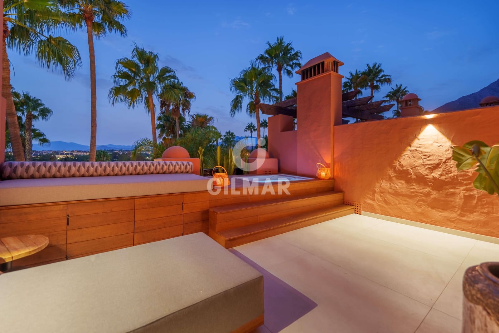 4 sovrum Radhus till salu i Golden Mile med pool garage - 2 150 000 € (Ref: 9638036)