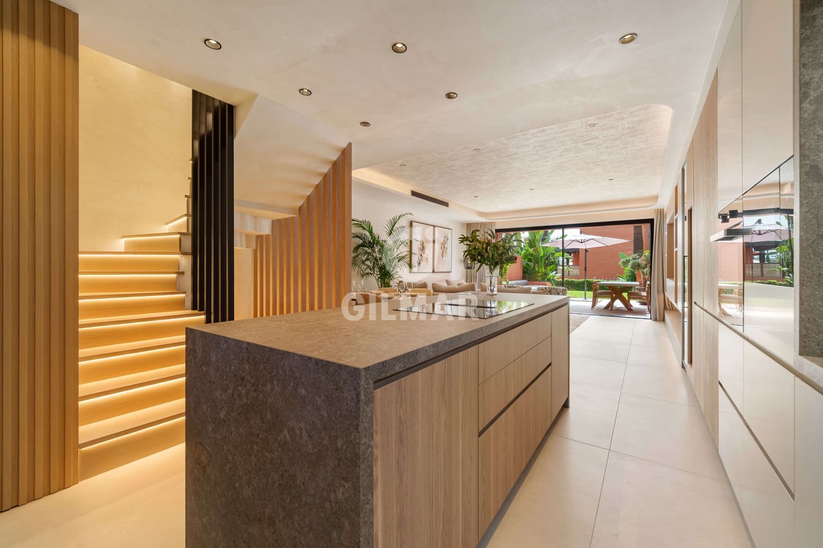 4 sovrum Radhus till salu i Golden Mile med pool garage - 2 150 000 € (Ref: 9638036)