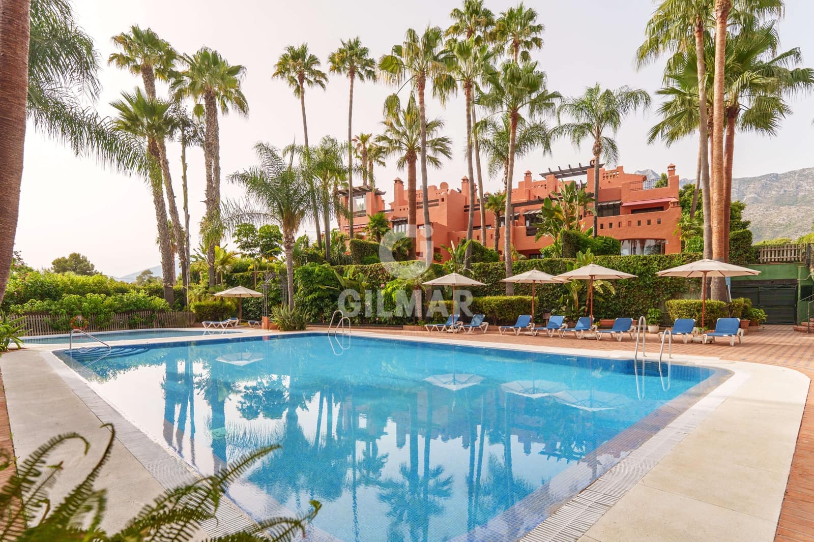 4 sovrum Radhus till salu i Golden Mile med pool garage - 2 150 000 € (Ref: 9638036)