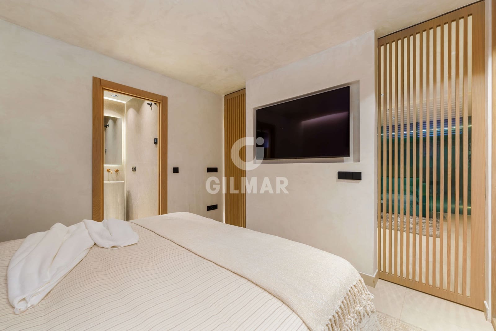 4 sovrum Radhus till salu i Golden Mile med pool garage - 2 150 000 € (Ref: 9638036)