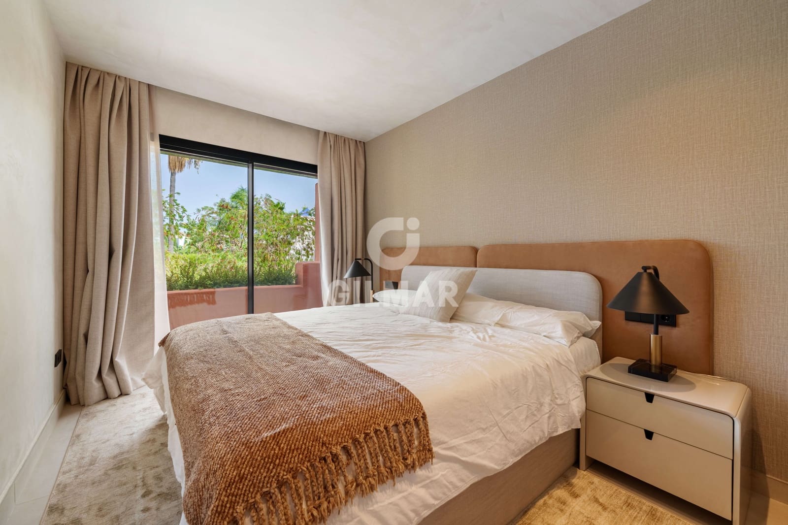 4 sovrum Radhus till salu i Golden Mile med pool garage - 2 150 000 € (Ref: 9638036)