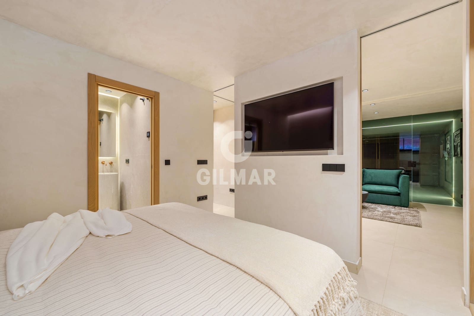 4 sovrum Radhus till salu i Golden Mile med pool garage - 2 150 000 € (Ref: 9638036)