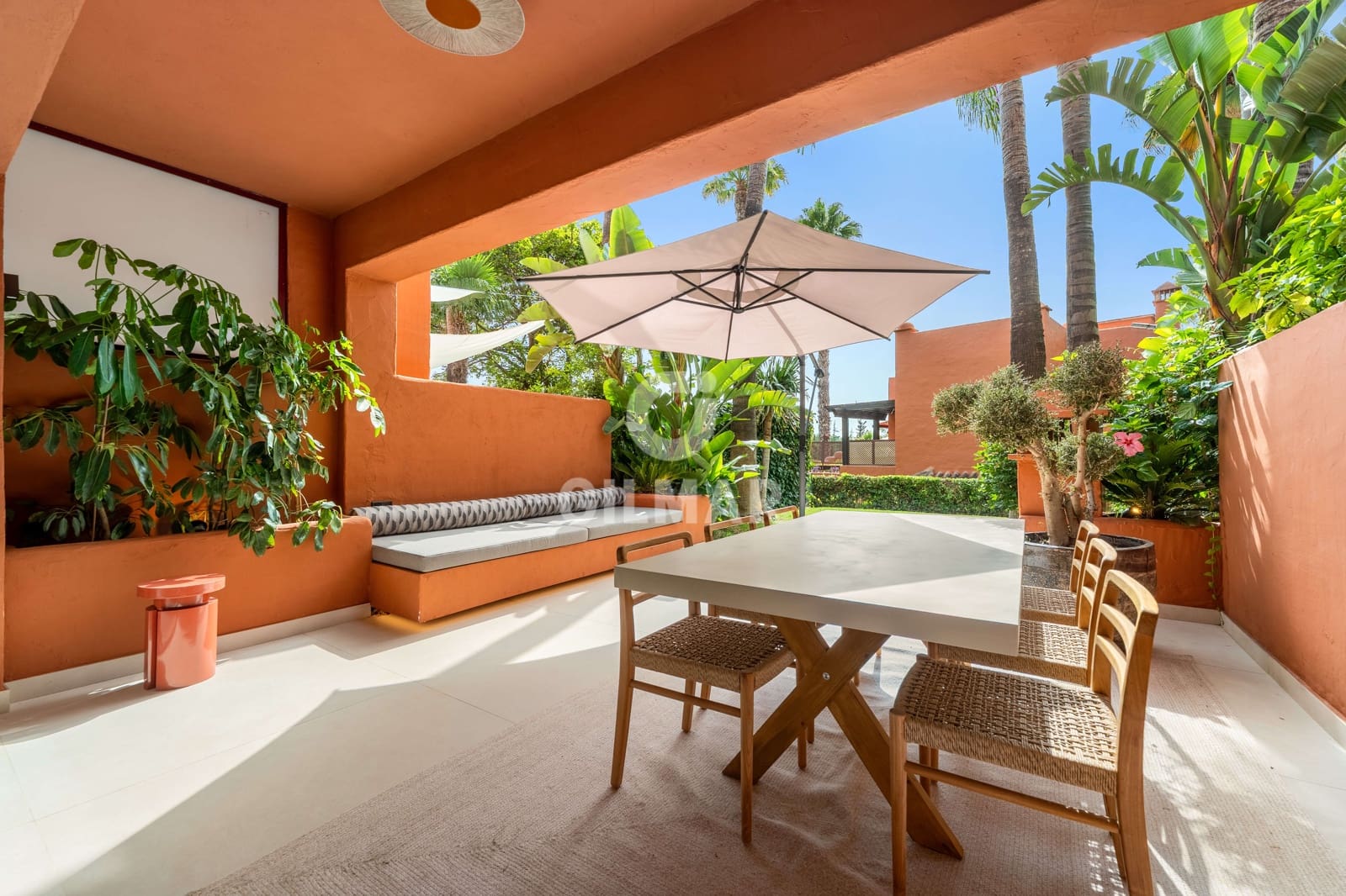 4 sovrum Radhus till salu i Golden Mile med pool garage - 2 150 000 € (Ref: 9638036)