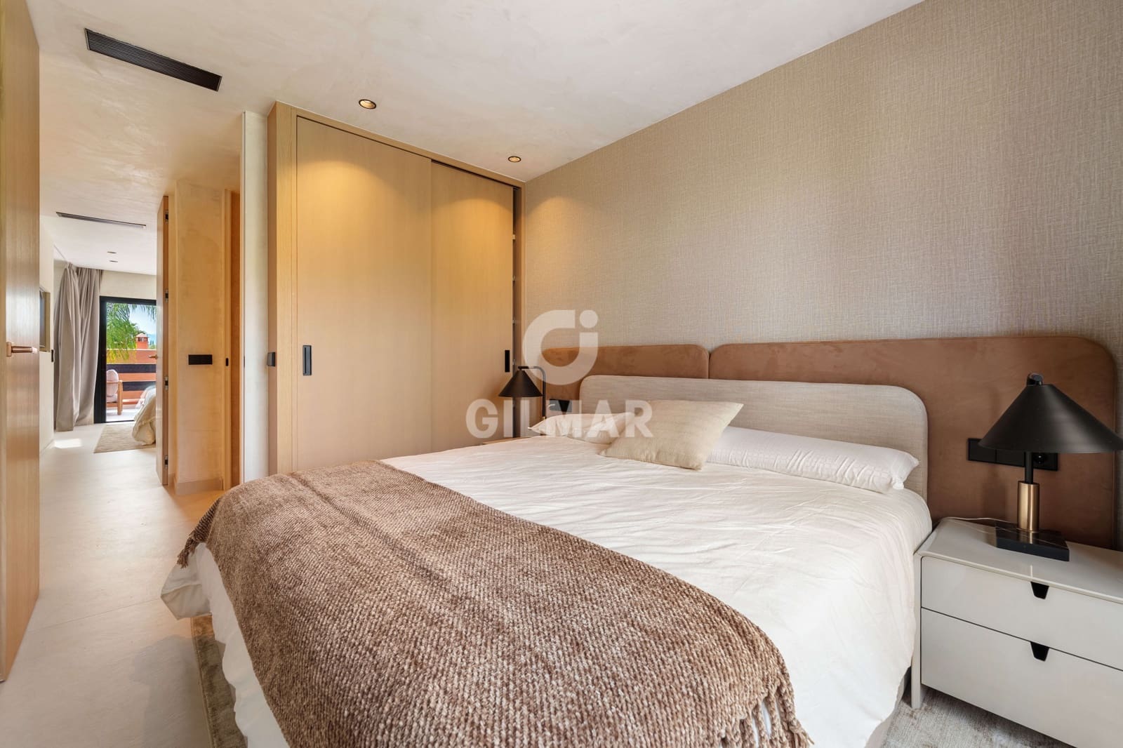 4 sovrum Radhus till salu i Golden Mile med pool garage - 2 150 000 € (Ref: 9638036)