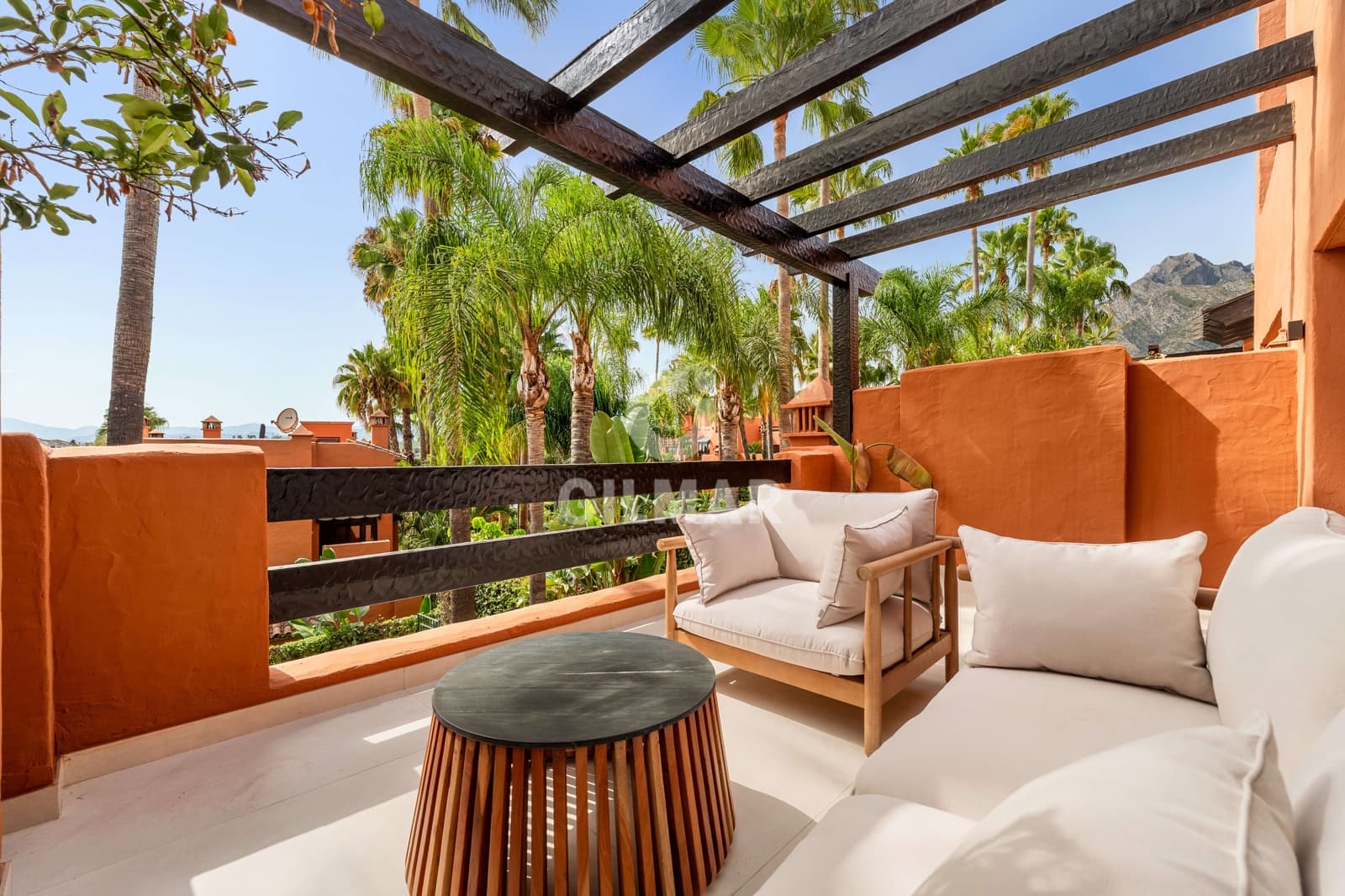 4 sovrum Radhus till salu i Golden Mile med pool garage - 2 150 000 € (Ref: 9638036)