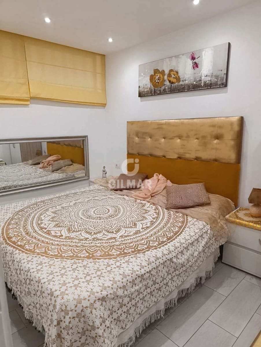 1 bedroom Flat for sale in Playa de las Americas with pool - € 320,000 (Ref: 9643522)