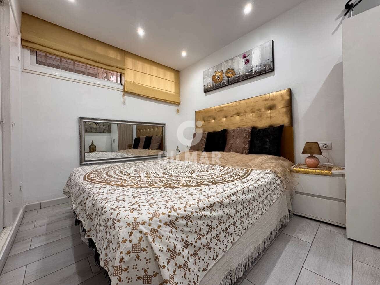 1 quarto Apartamento para venda em Playa de las Americas com piscina - 299 000 € (Ref: 9643522)