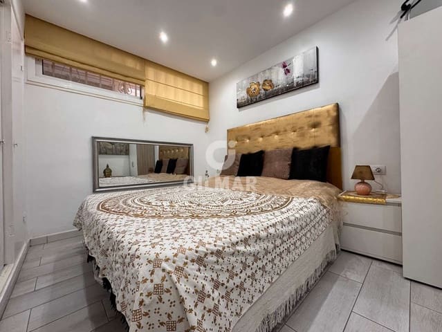 1 soveværelse Lejlighed til salg i Playa de las Americas, Arona med swimmingpool - € 299.000 (Ref: 9643522)