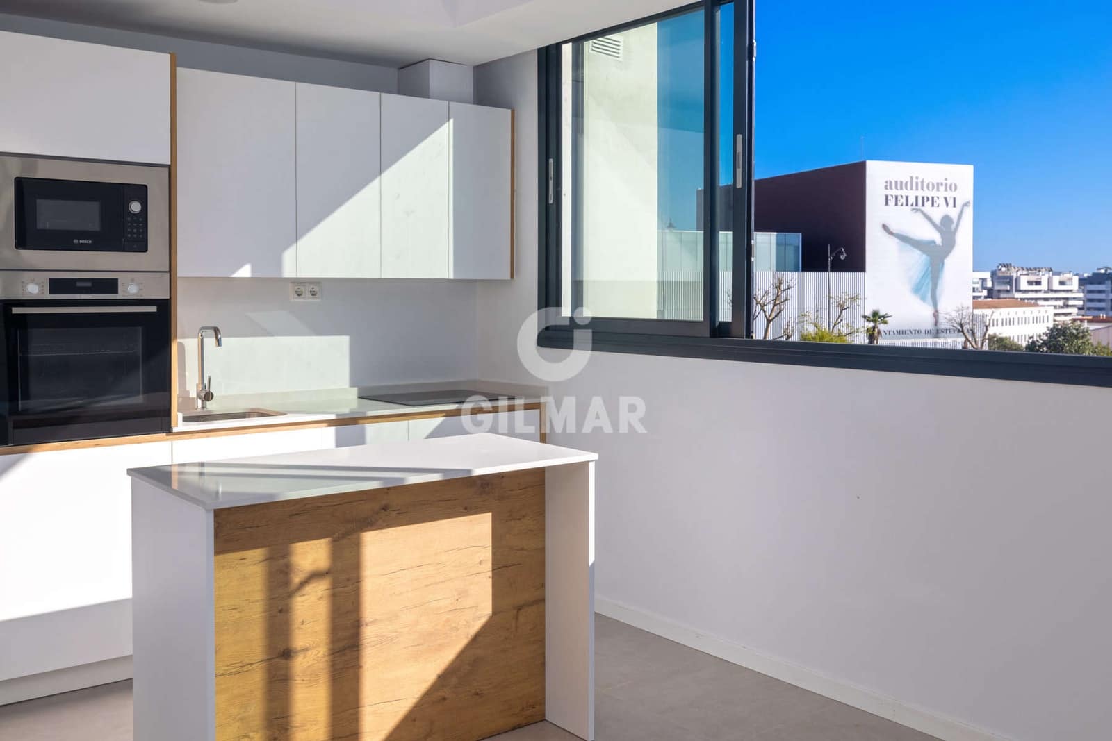 2 slaapkamer Penthouse te koop in Estepona met garage - € 510.000 (Ref: 9645822)