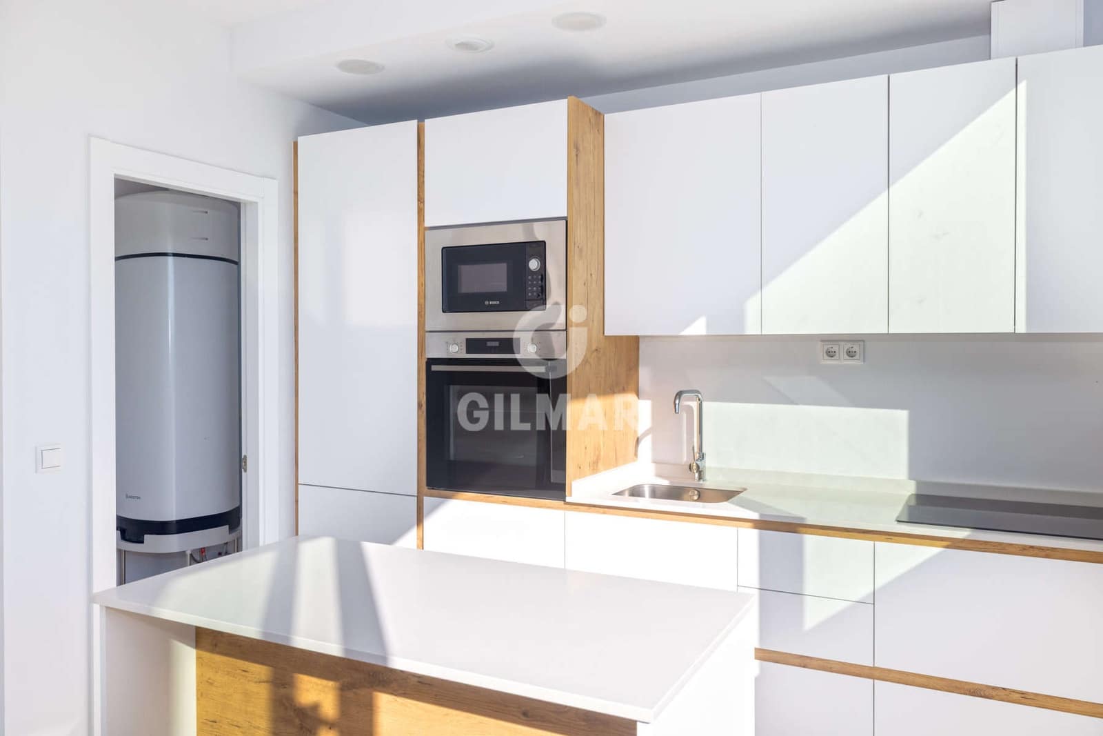 2 slaapkamer Penthouse te koop in Estepona met garage - € 510.000 (Ref: 9645822)