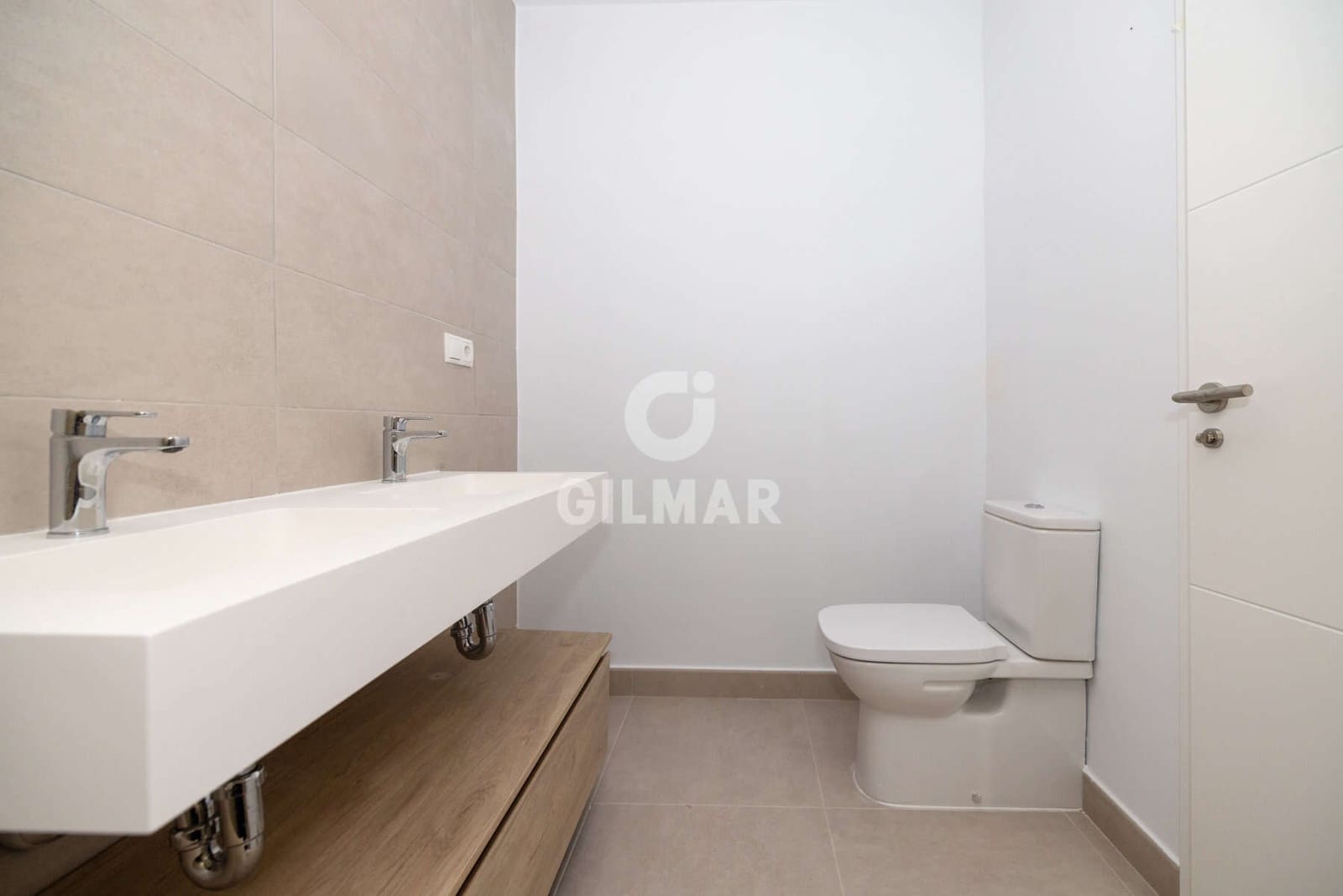 2 slaapkamer Penthouse te koop in Estepona met garage - € 510.000 (Ref: 9645822)