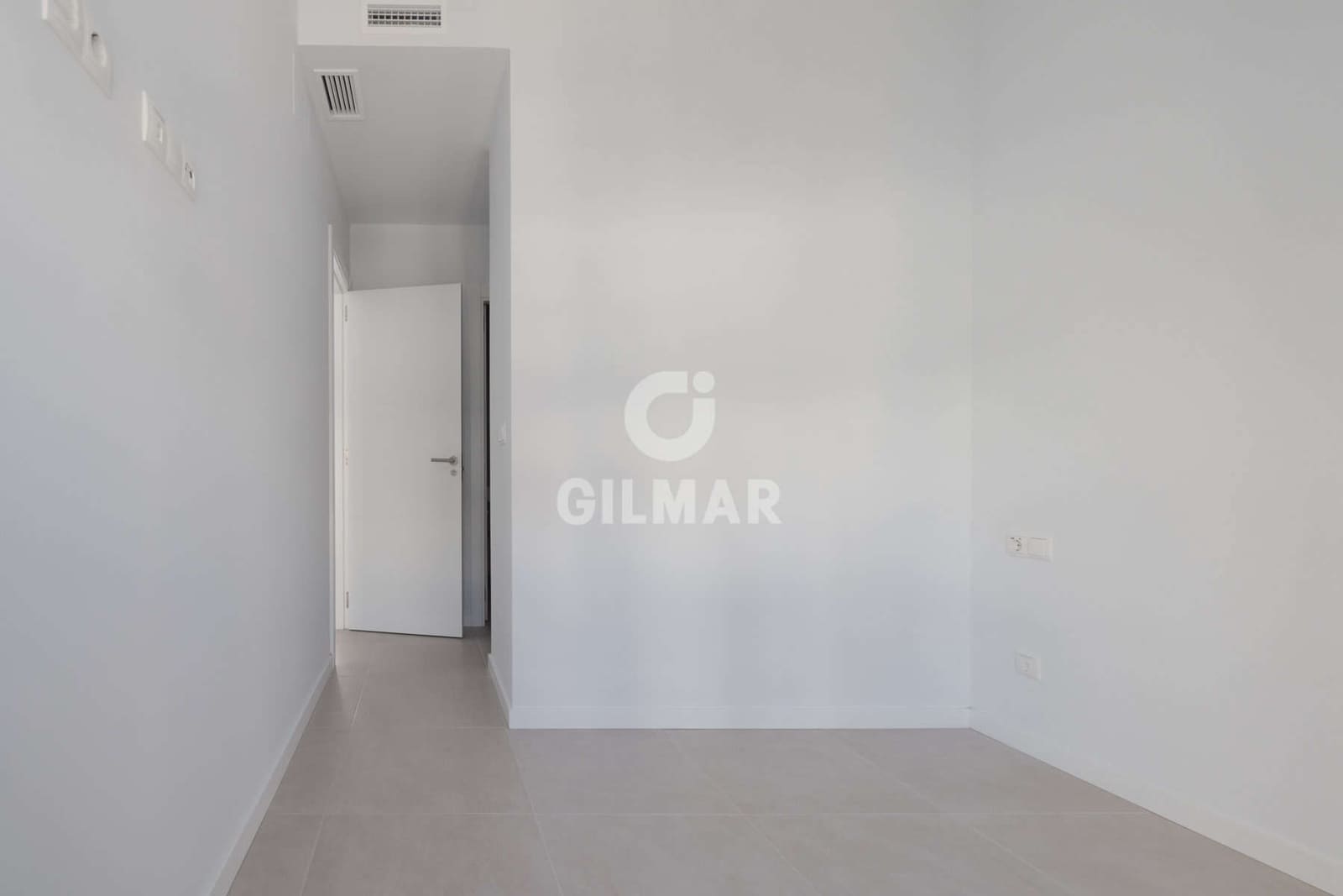 2 slaapkamer Penthouse te koop in Estepona met garage - € 510.000 (Ref: 9645822)