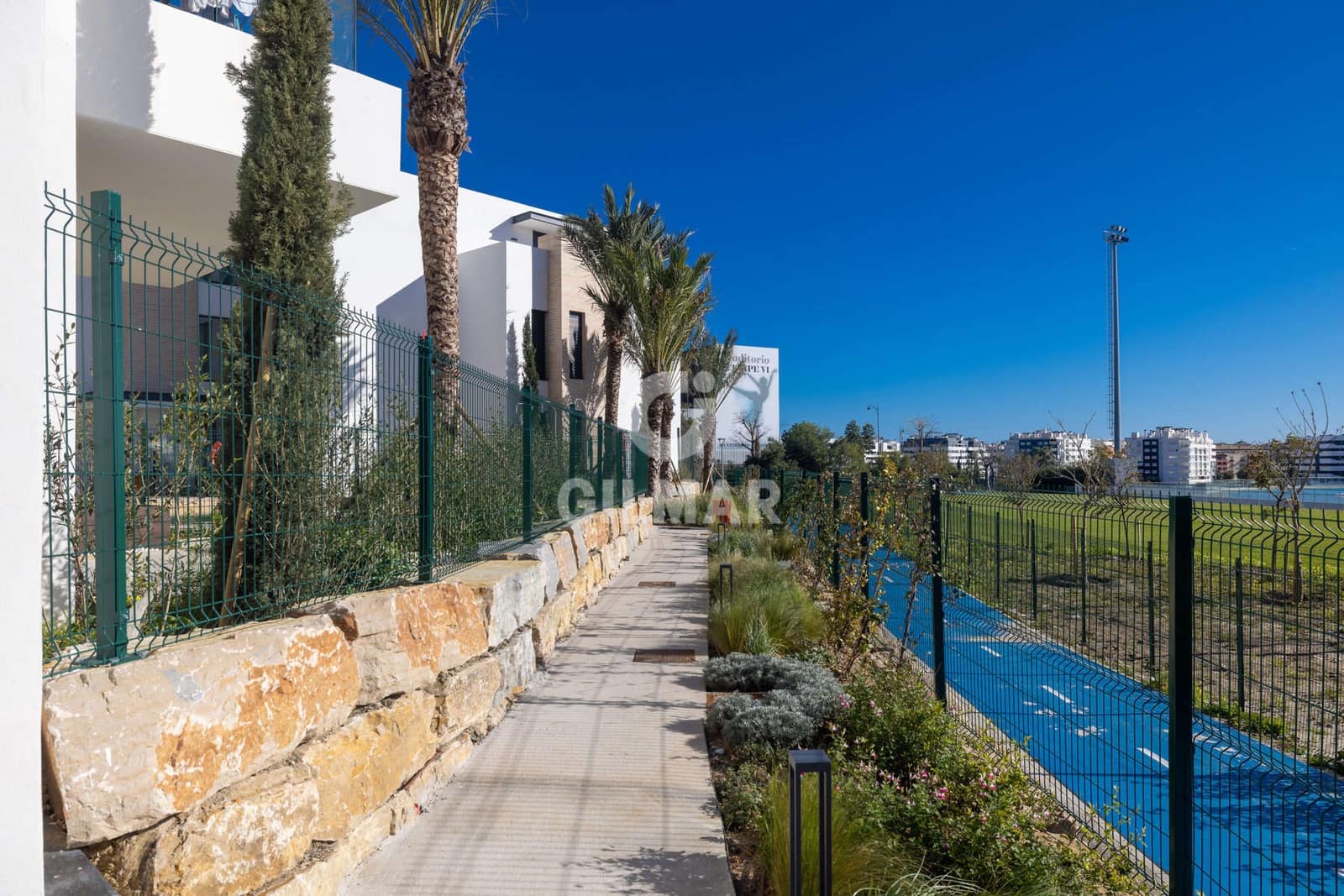 2 slaapkamer Penthouse te koop in Estepona met garage - € 510.000 (Ref: 9645822)