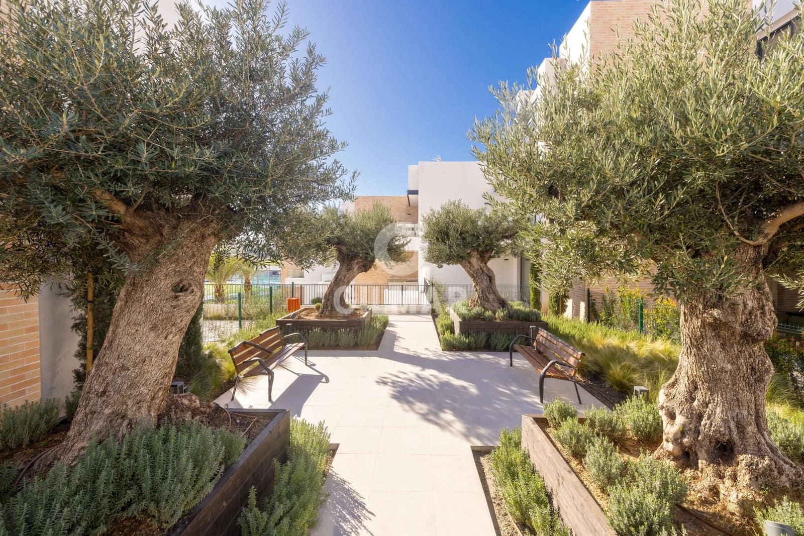 2 slaapkamer Penthouse te koop in Estepona met garage - € 510.000 (Ref: 9645822)