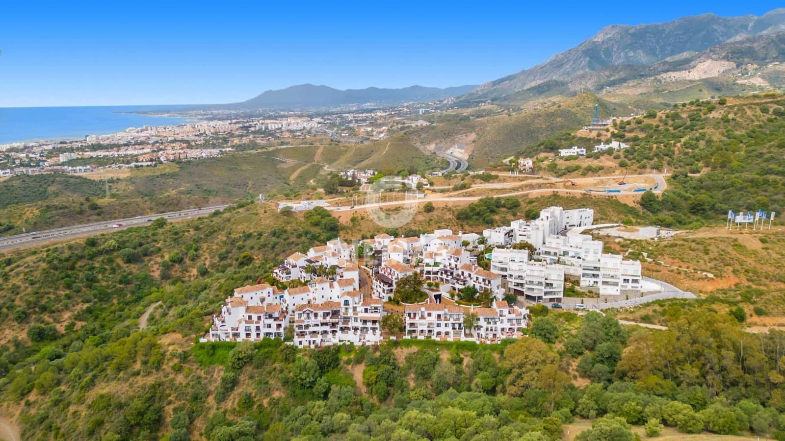 2 soverom Penthouse til salgs i Marbella med svømmebasseng garasje - € 510 000 (Ref: 9645823)
