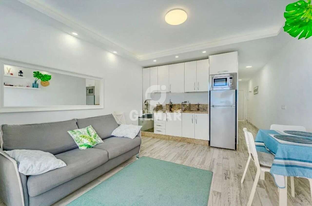 1 soverom Leilighet til salgs i Costa Adeje med svømmebasseng - € 270 000 (Ref: 9646251)