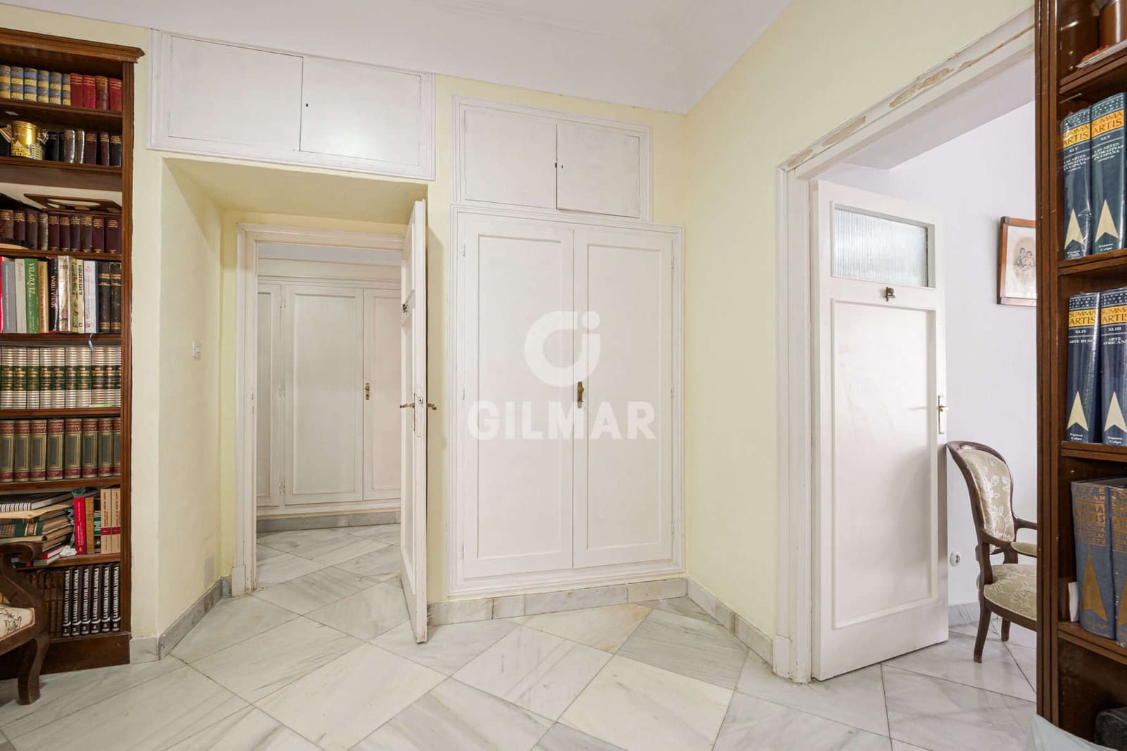 5 sovrum Lägenhet till salu i Sevilla stad med garage - 989 000 € (Ref: 9646415)