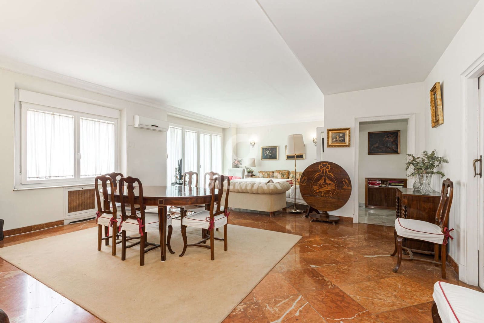 5 sovrum Lägenhet till salu i Sevilla stad med garage - 989 000 € (Ref: 9646415)