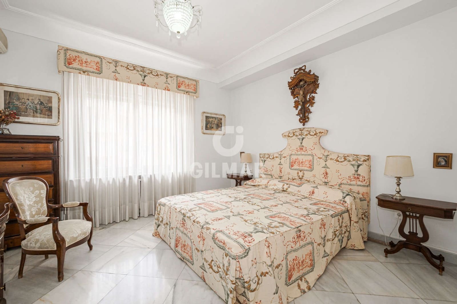 5 sovrum Lägenhet till salu i Sevilla stad med garage - 989 000 € (Ref: 9646415)