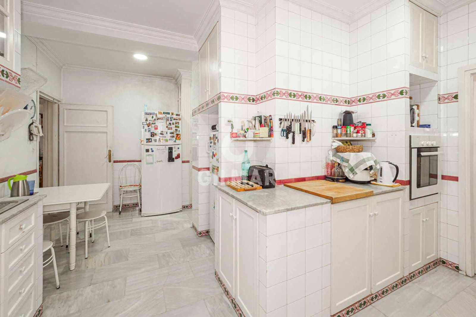 5 sovrum Lägenhet till salu i Sevilla stad med garage - 989 000 € (Ref: 9646415)