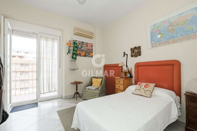 5 sovrum Lägenhet till salu i Triana Este, Sevilla stad med garage - 989 000 € (Ref: 9646415)