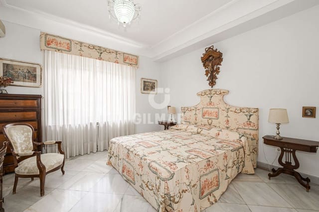 5 sovrum Lägenhet till salu i Triana Este, Sevilla stad med garage - 989 000 € (Ref: 9646415)