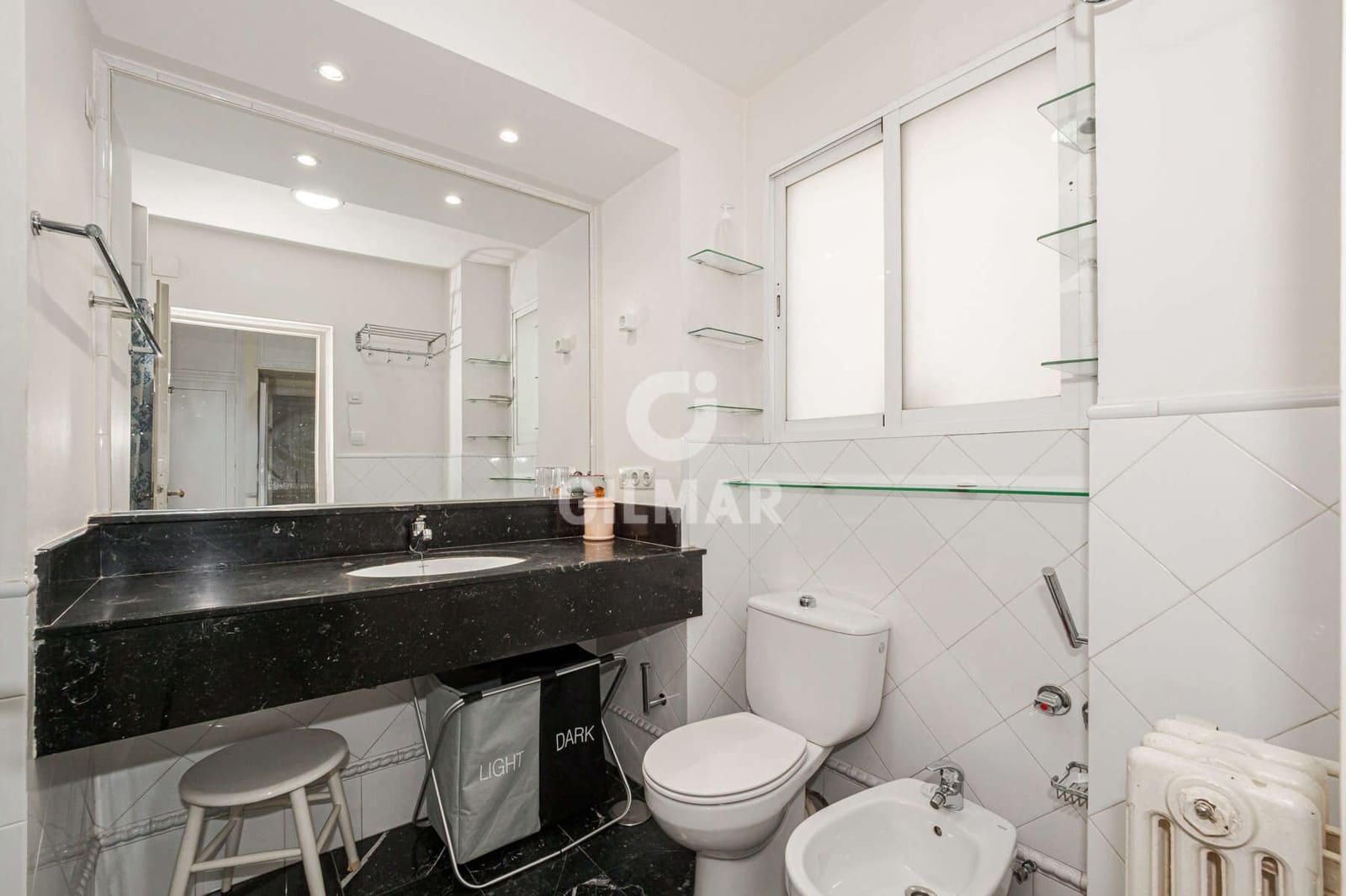 5 sovrum Lägenhet till salu i Sevilla stad med garage - 989 000 € (Ref: 9646415)