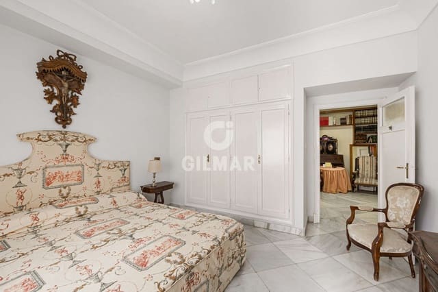 5 sovrum Lägenhet till salu i Triana Este, Sevilla stad med garage - 989 000 € (Ref: 9646415)