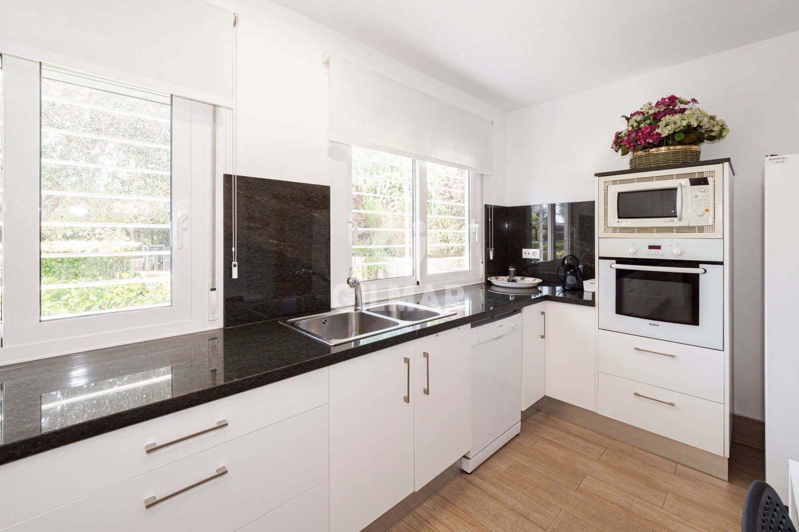 8 Zimmer Villa zu verkaufen in Castilleja de la Cuesta mit Pool - 750.000 € (Ref: 9646418)