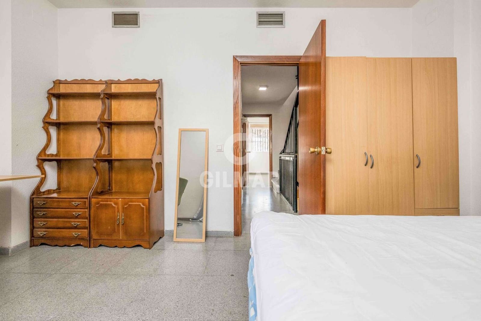 Adosado de 4 habitaciones en Sevilla ciudad en venta con garaje - 399.000 € (Ref: 9646421)