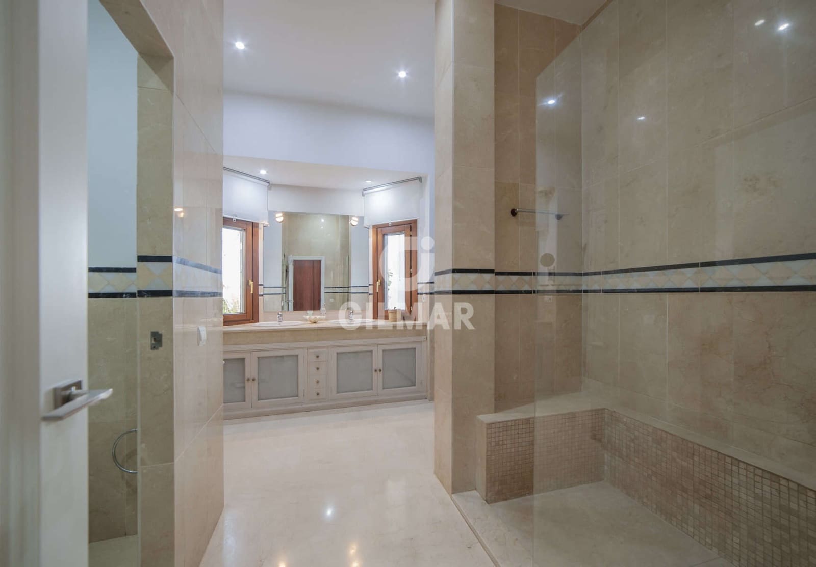 5 soveværelse Villa til salg i Alcala de Guadaira med swimmingpool - € 790.000 (Ref: 9646430)