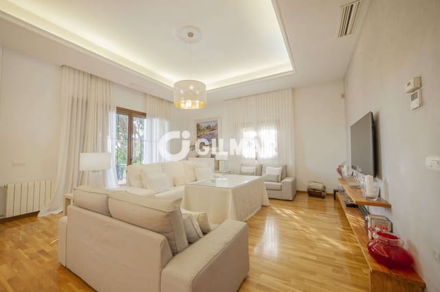5 soverom Villa til salgs i Alcalá de Guadaira med svømmebasseng - € 790 000 (Ref: 9646430)